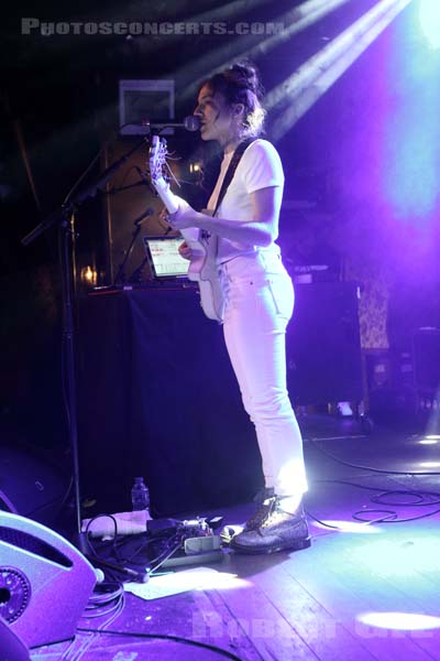 NAYA - 2018-10-17 - PARIS - Bus Palladium - 
